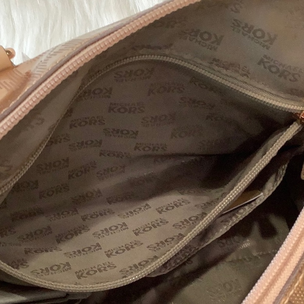 NEW Michael Kors
Grayson Medium Mirror Metallic - Rose Gold Leather Satchel - Picture 14 of 15
